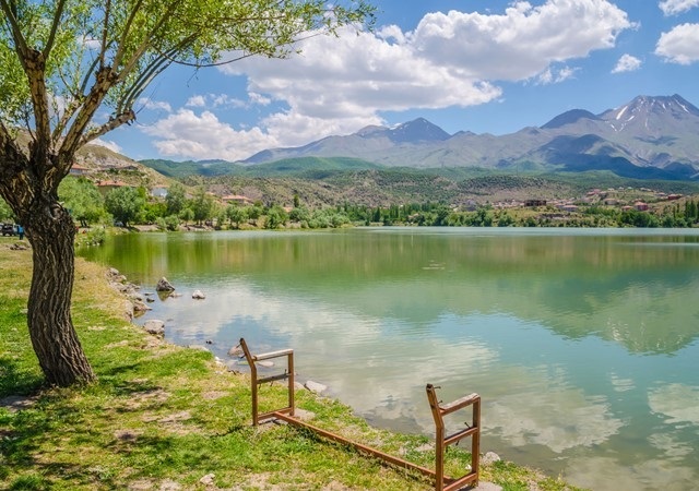 Doğayla İç İçe: 2026'da Yükselen Macera Turizmi Destinasyonları, Türkiye'den ve Dünyadan Öneriler